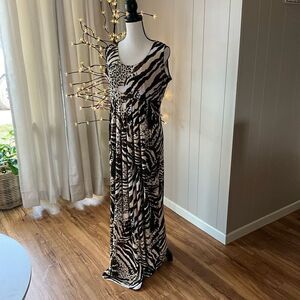 Womens Pleated Sleeveless Zebra Print Stretch Maxi Dress Black White Size Large